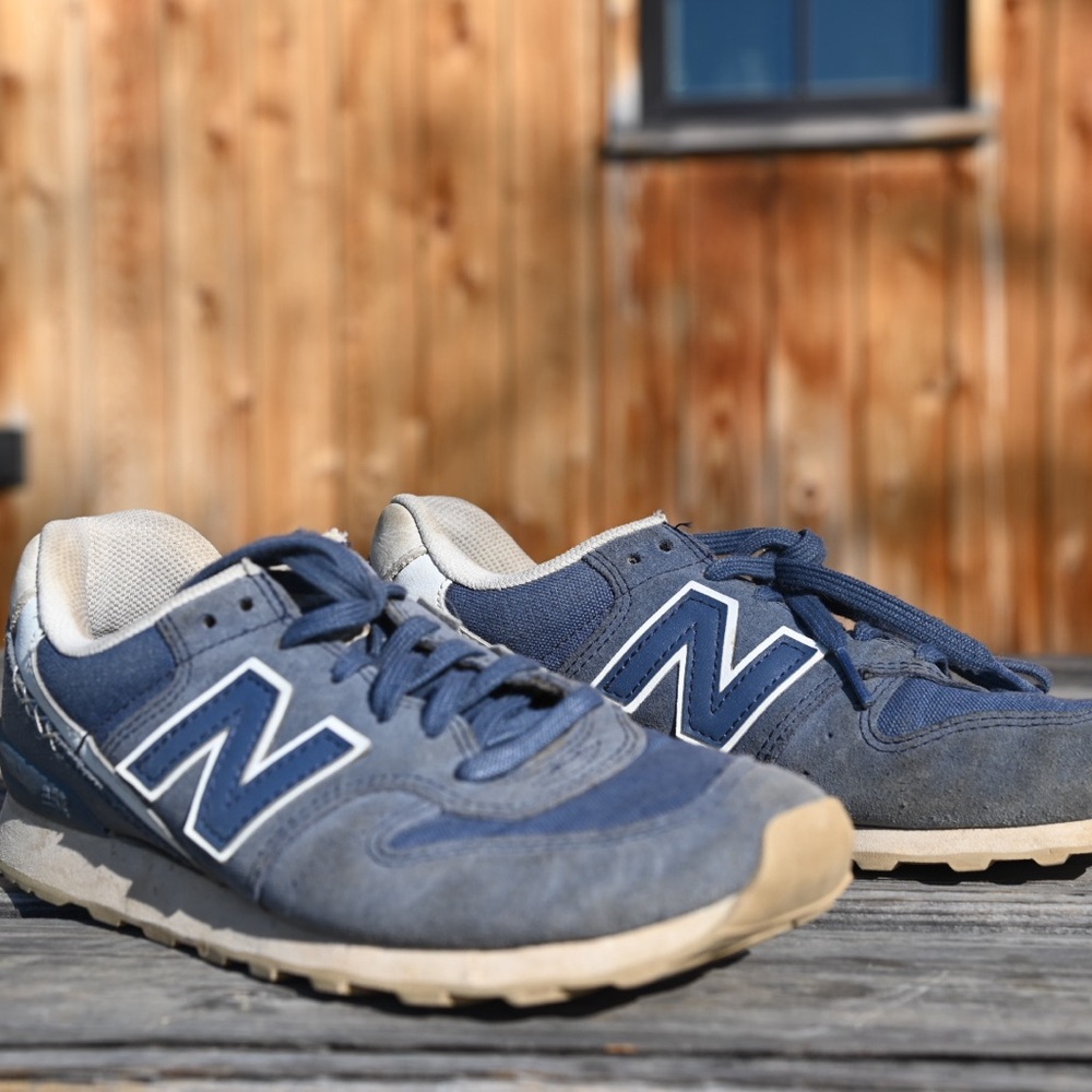 New Balance Blue Cream Athletic Shoes Retro Design